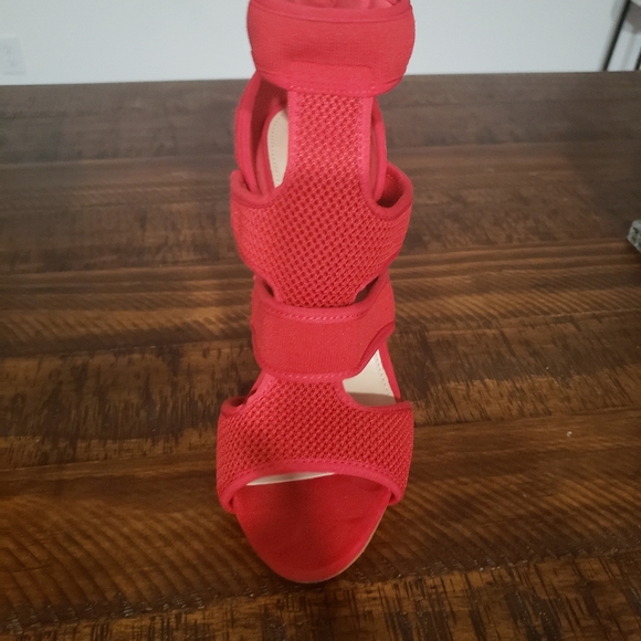Steve Madden red heels size 8 and 6 - Picture 14 of 14